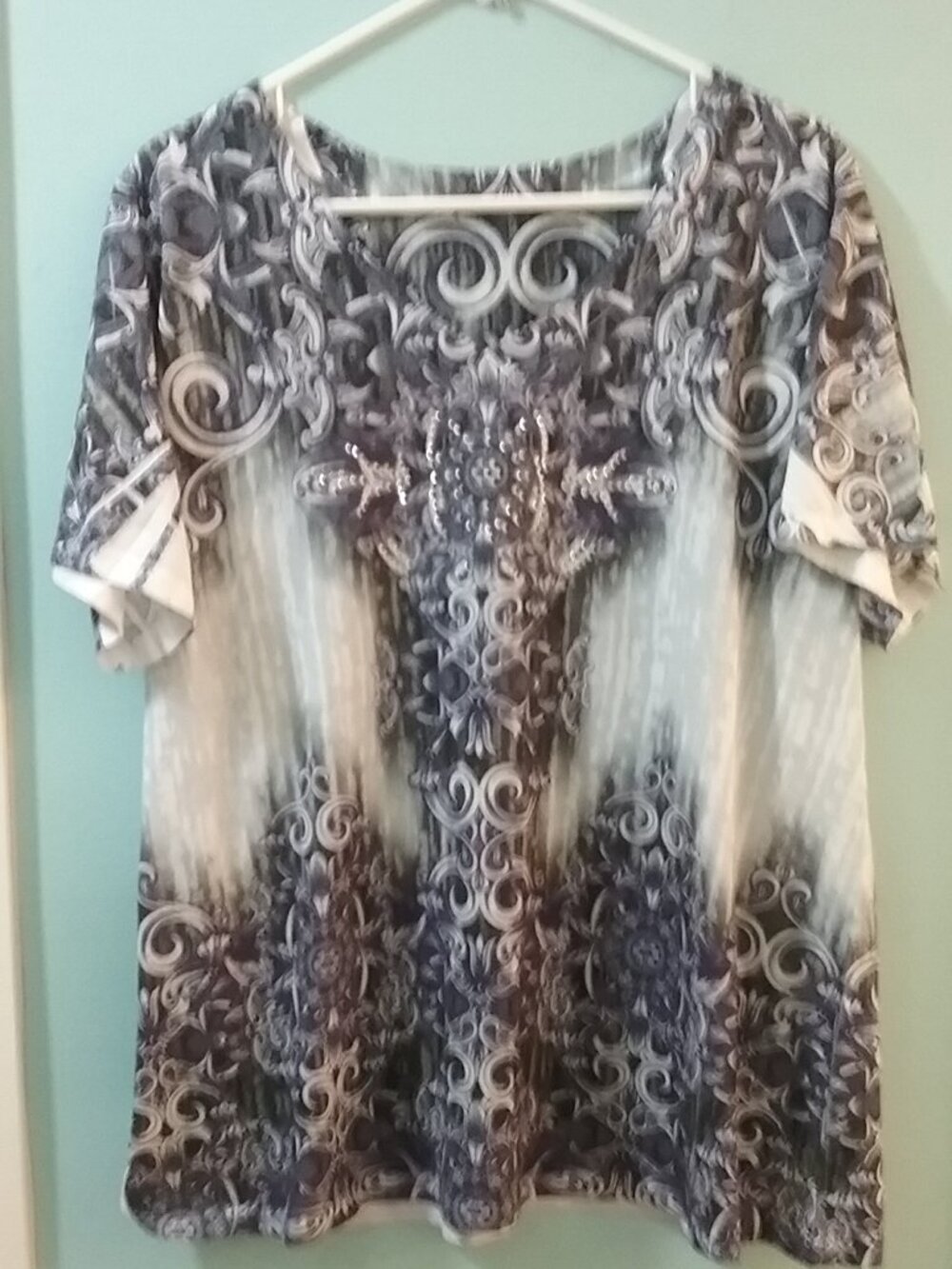 Black White And Purple Top With Sparkles, Size XXL